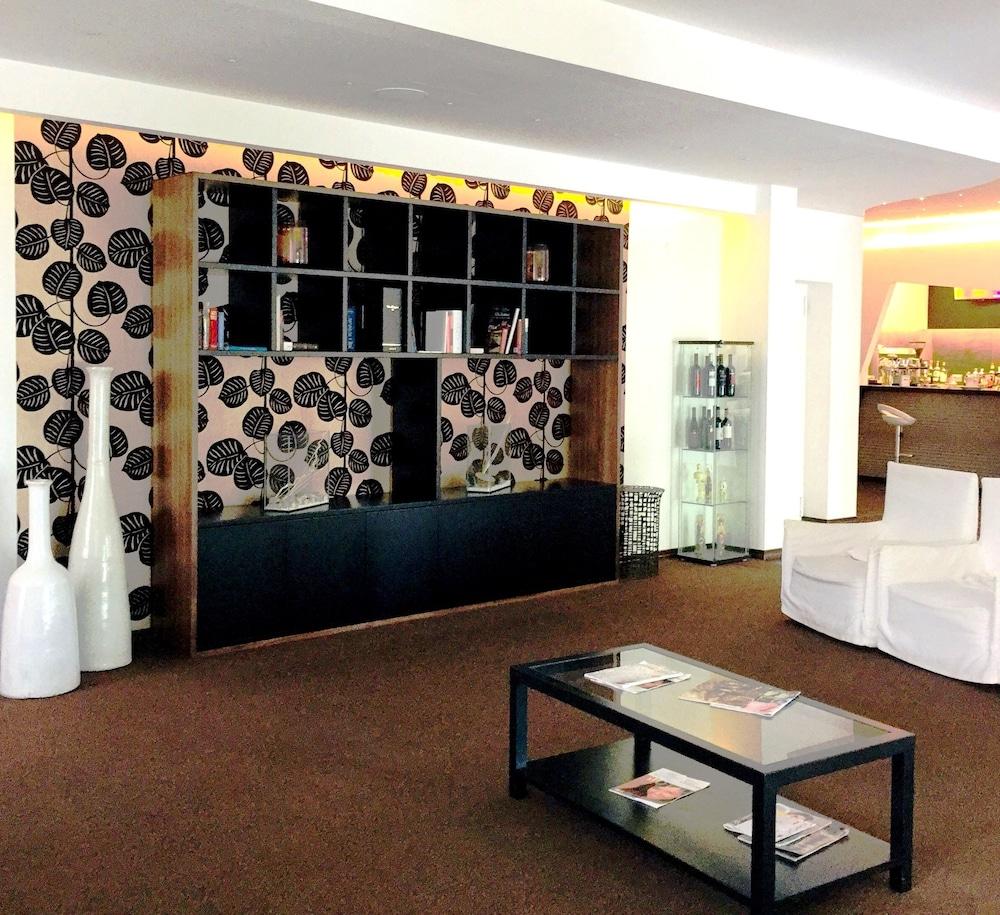 Mediterranea Hotel&convention Center Hotel